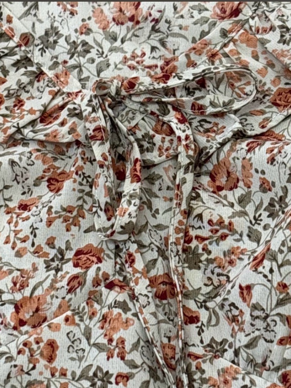 π· Doe & Rae Ditsy Floral Blouse π· - Picture 7 of 8